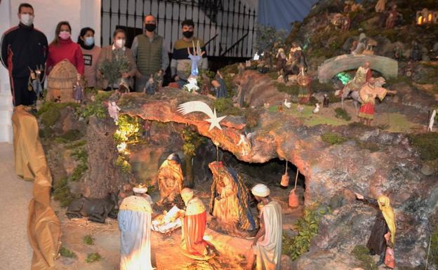 Todo listo para la inauguración del Belén parroquial el día de la Purísima Concepción