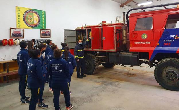 Los alumnos del Programa Colaborativo 'Actividades Auxiliares del Deporte' aprenden tácticas de evacuación de emergencia