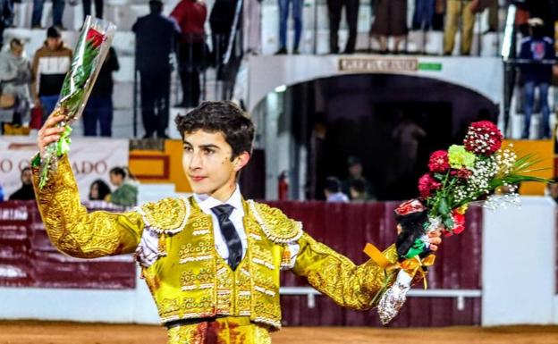 El novillero Manuel Perera participa en el certamen taurino del C.A.R.T en México