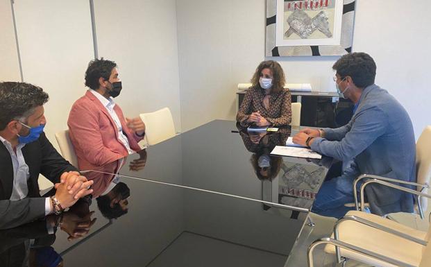 La consejera para la Transición Ecológica se ha reunido con el alcalde para estudiar iniciativas empresariales sostenibles