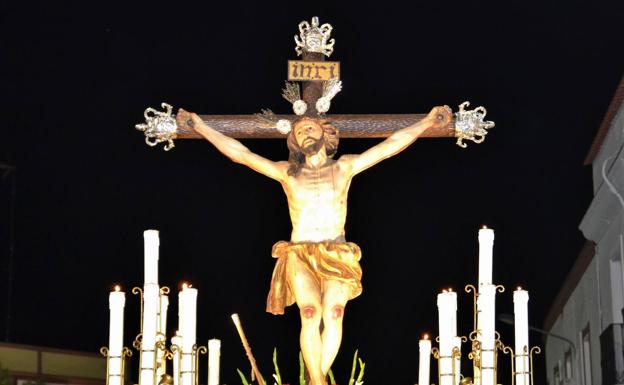 Los fieles podrán admirar el paso del Cristo de la Expiración en su traslado pero sin procesionar