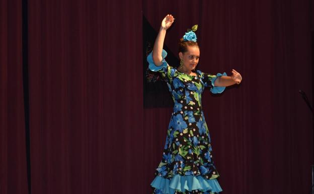 La AECC recaudará fondos a través de una escuela de sevillanas