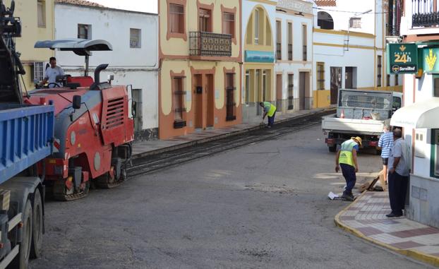 Comienzan los nuevos asfaltados de diversas calles de la localidad