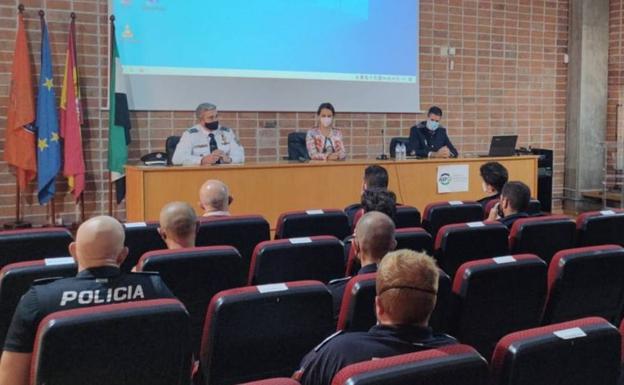 El jefe de la Policía Local se forma en un curso para promocionar a oficial