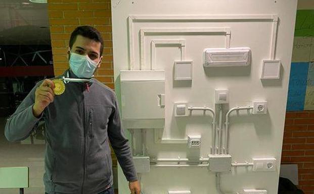 El villanovense Rubén Recio representará a Extremadura en la fase nacional del 'Extremadura Skills' tras conseguir la medalla de oro