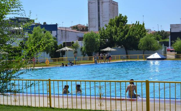 Ya se pueden adquirir los diferentes bonos de la piscina municipal