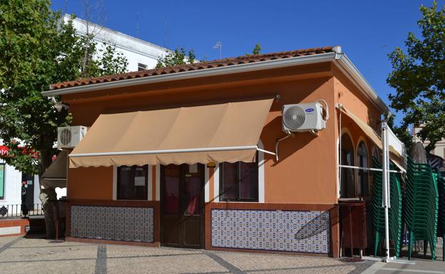 Sale a licitación el quiosco bar de la plaza de España