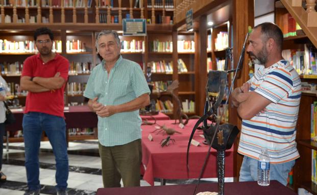 Antonio Viera expone 23 piezas en la Biblioteca dentro del 'Julio Cultural'