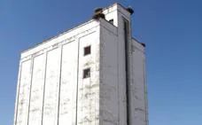 Diputación y Ayuntamiento invertirán unos 198.000 euros en equipamiento y obras, entre ellas la pintura del silo