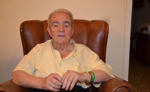 El funeral del artista villanovense Manolo López será en la localidad