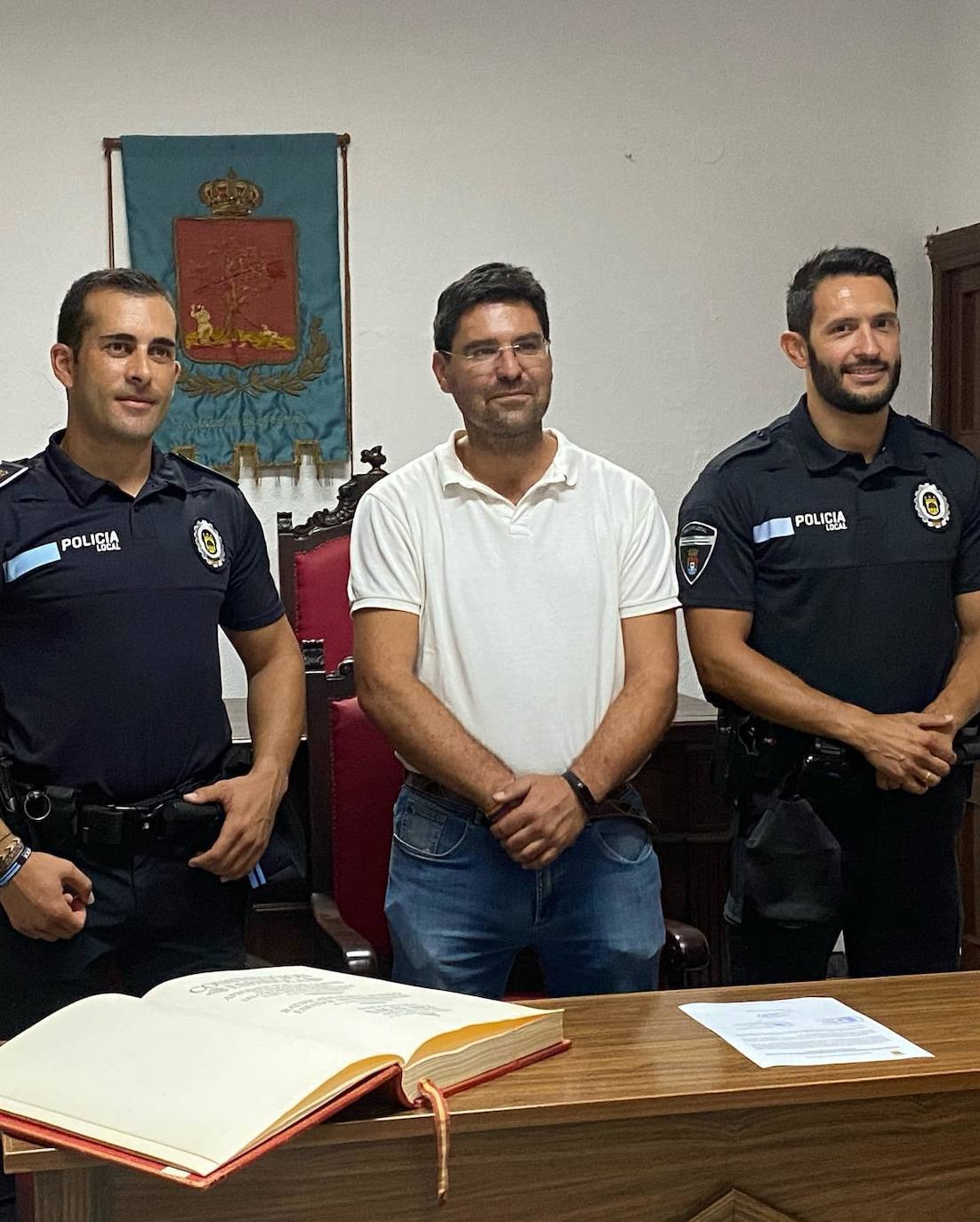 La localidad cuenta con dos nuevos agentes de Policía Local