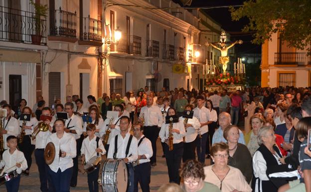 La iglesia acoge la novena del Cristo de la Expiración por su festividad