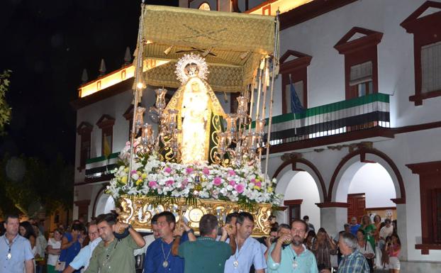 Una tormenta dejó a la Virgen de la Soledad sin procesión