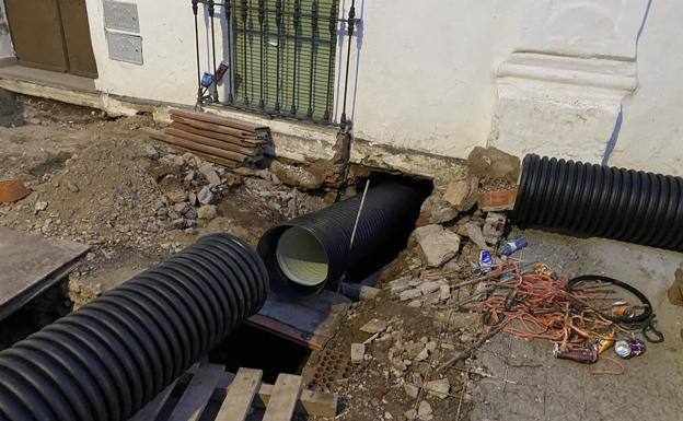Comienza la instalación del nuevo saneamiento en la calle Hilario López