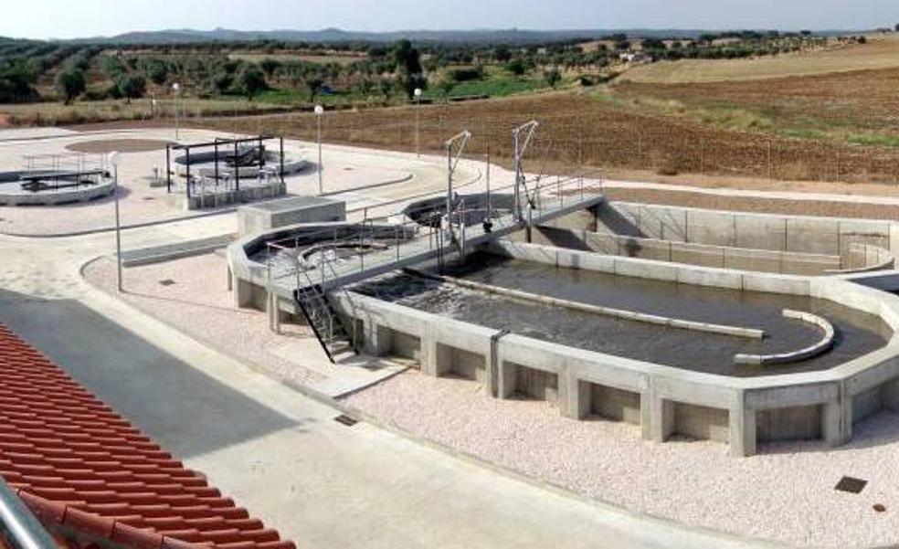 La EDAR, Estación de Aguas Residuales, de Villanueva del Fresno funcionará con paneles fotovoltaicos