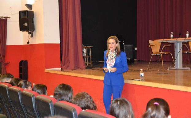 La Médica Forense María Ibáñez impartirá la charla 'Violencia sexual en víctimas menores de edad y adolescentes'