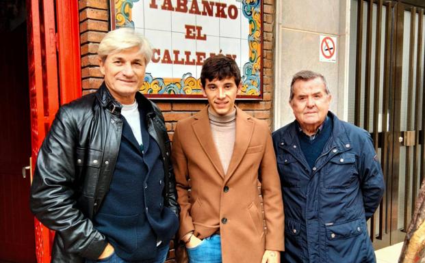 El novillero villanovense Eric Olivera es apoderado por José Luís Valiente y Rafael Perea 'El Boni'