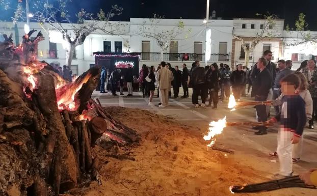 Las gamonas volvieron a iluminar la plaza de España en Nochebuena