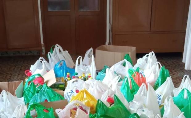 Cáritas Parroquial entrega 700 kilos de alimentos a las Hermanas de Sor Ángela de la Cruz de Oliva de la Frontera