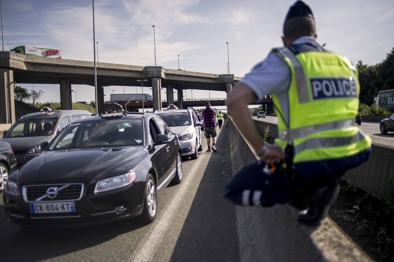 Los taxis europeos suben la bandera contra Uber
