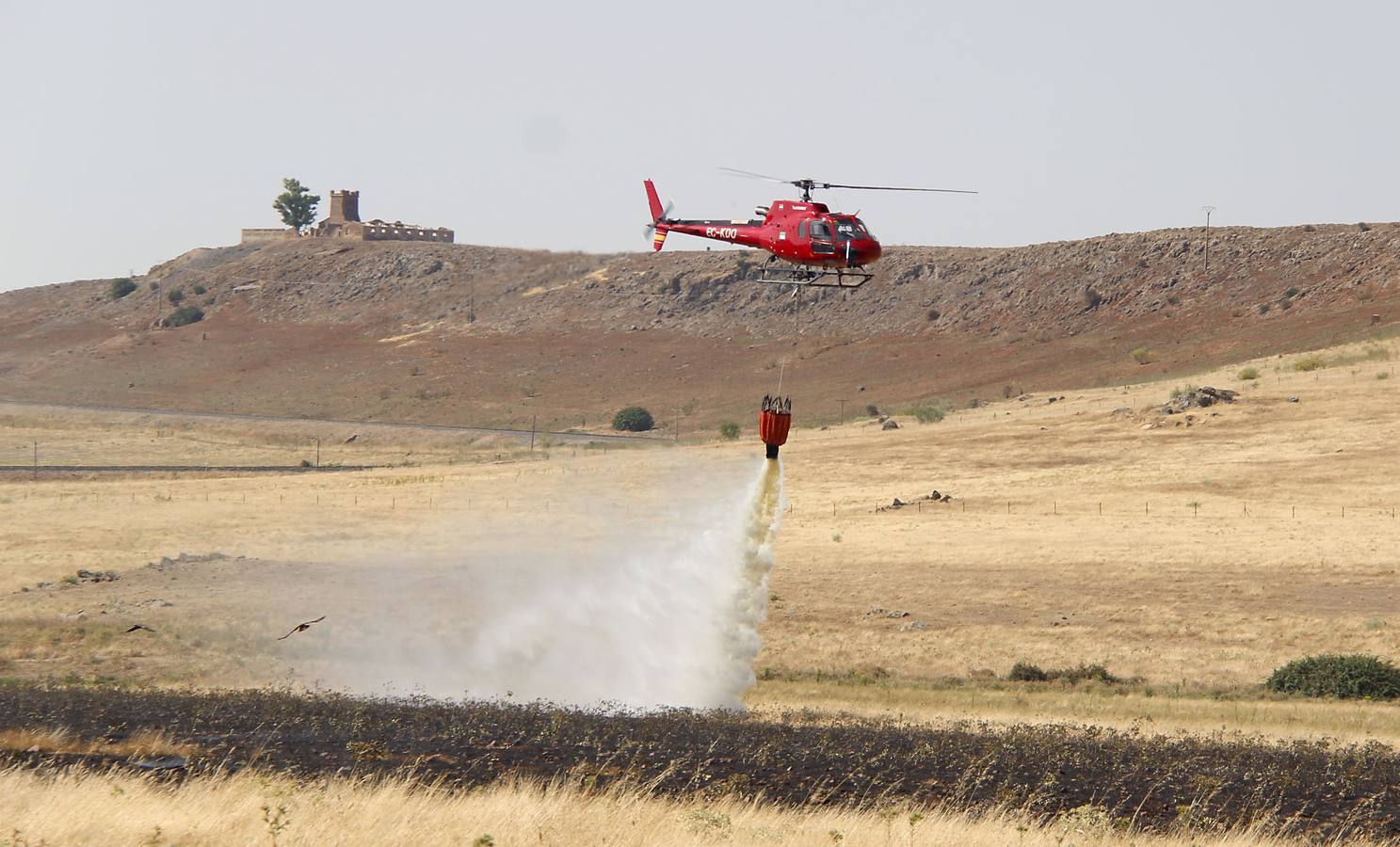 Incendio junto a la urbanización Ceres Golf de Cáceres