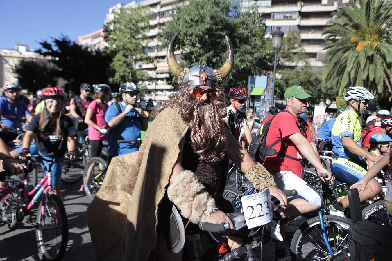 6.000 ciclistas pedalean en la fiesta de la bicicleta de cáceres