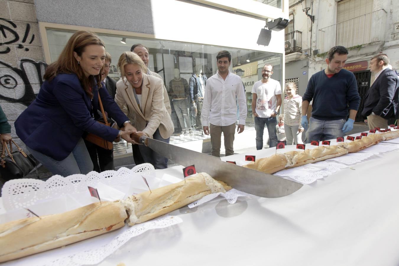 Cáceres celebra la Capitalidad Gastronómica con el bocadillo gigante de patatera