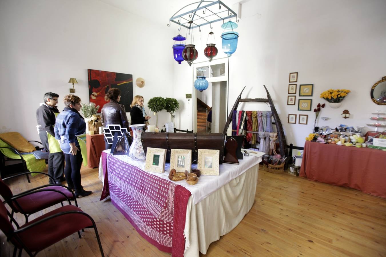 Mercadillo 'Contigo por la infancia', en Cáceres