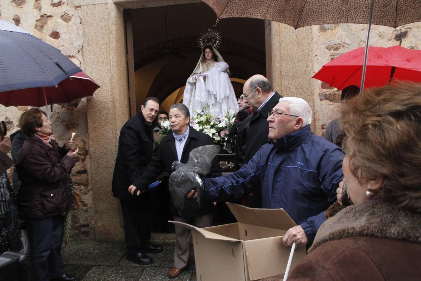La lluvia suspende la procesión de las Candelas