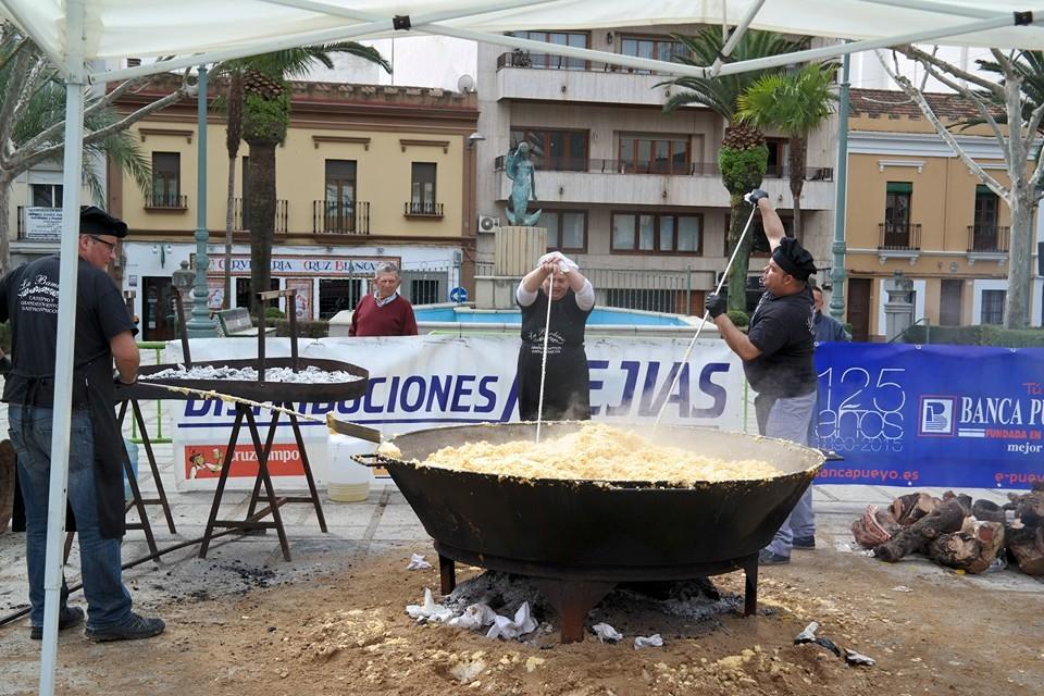 Tortilla de patatas de récord en Villanueva de la Serena