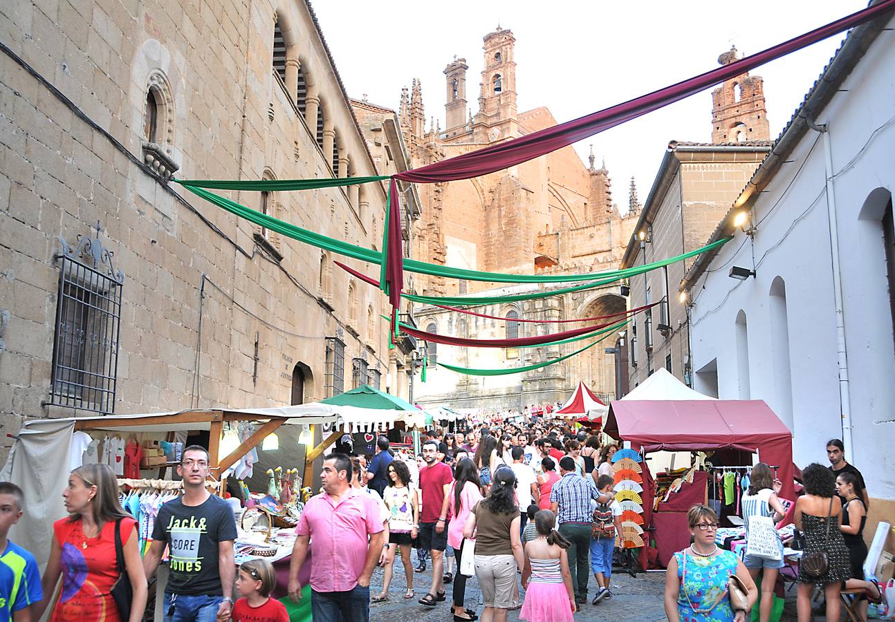 Ambiente en el mercado del Martes Mayor