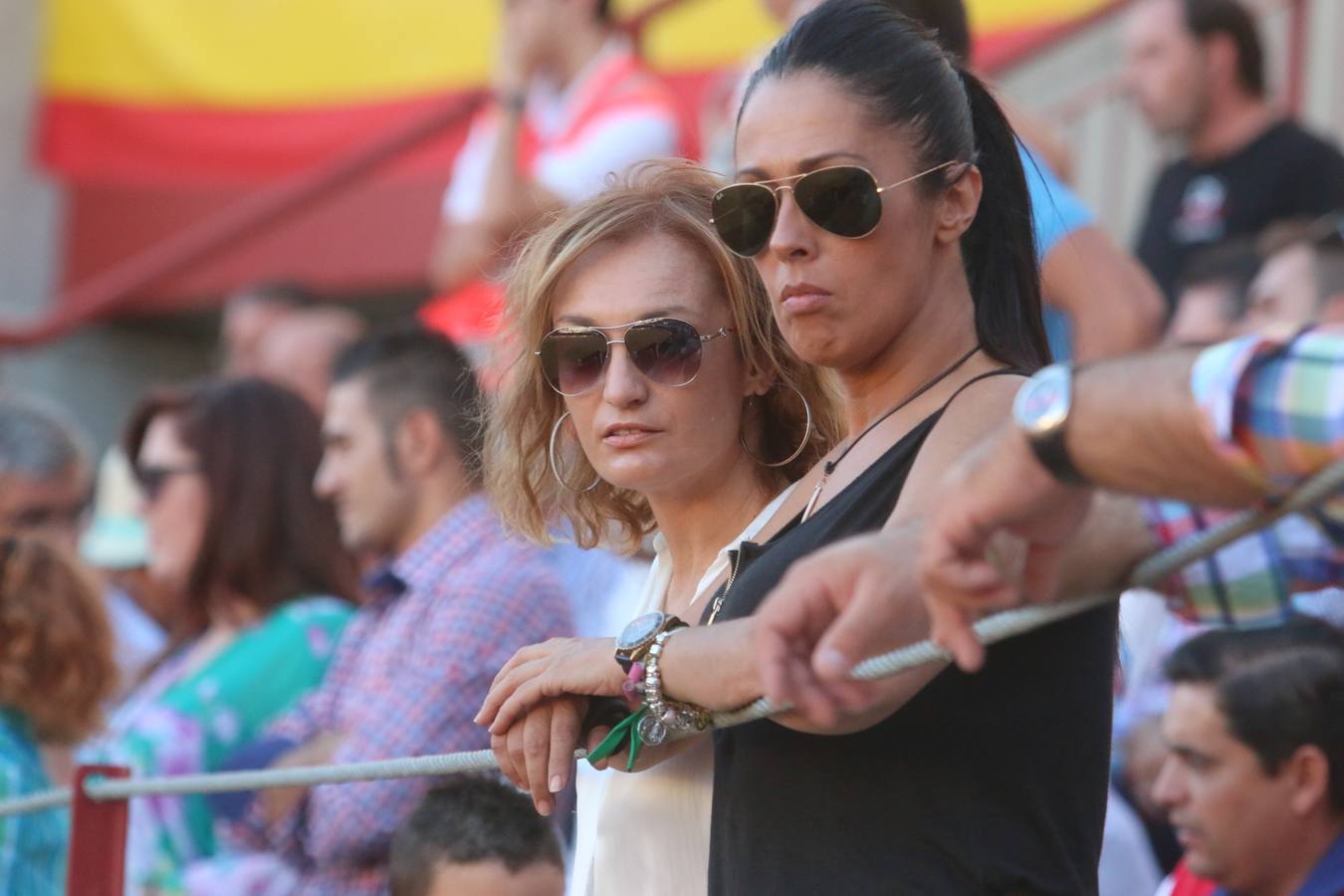 Perera y Garrido salen a hombros en Don Benito tras cortar seis orejas