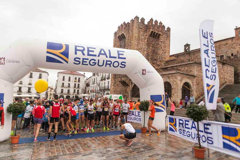 Carrera solidaria Reale Running en Cáceres