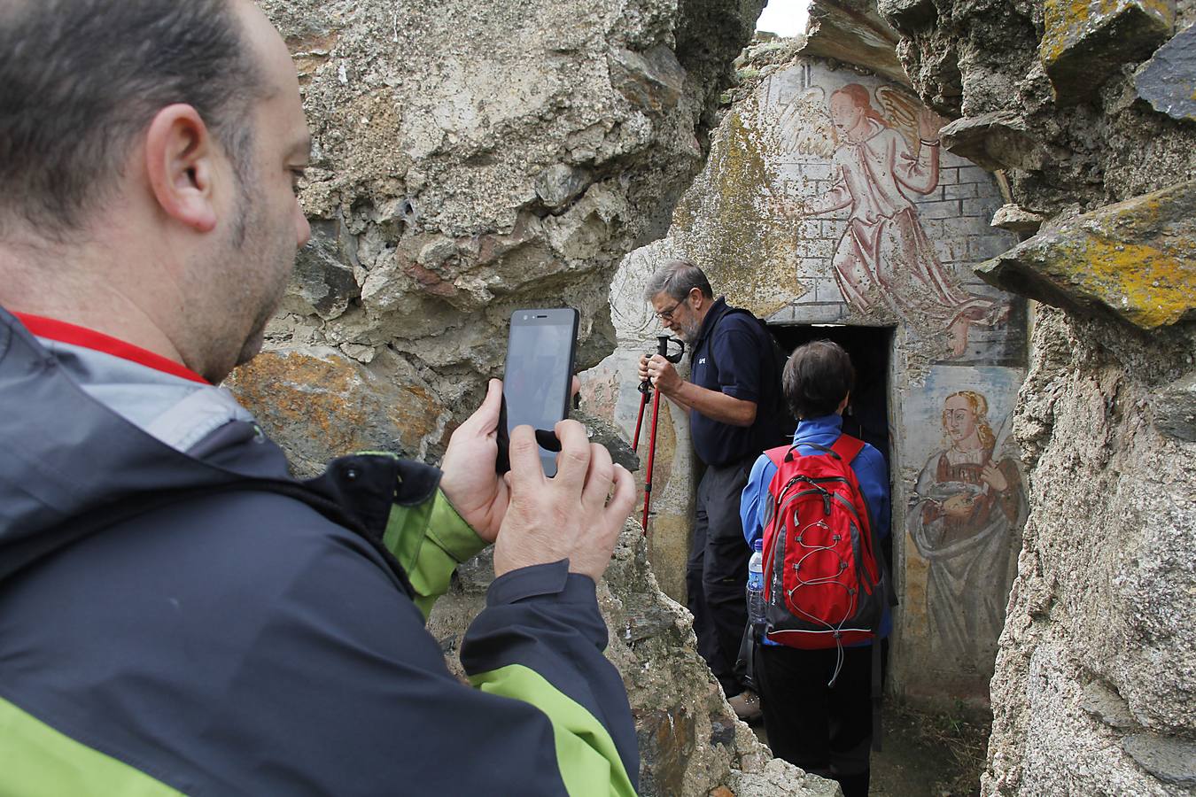 Ruta senderista para pedir la protección de la ermita de San Jorge