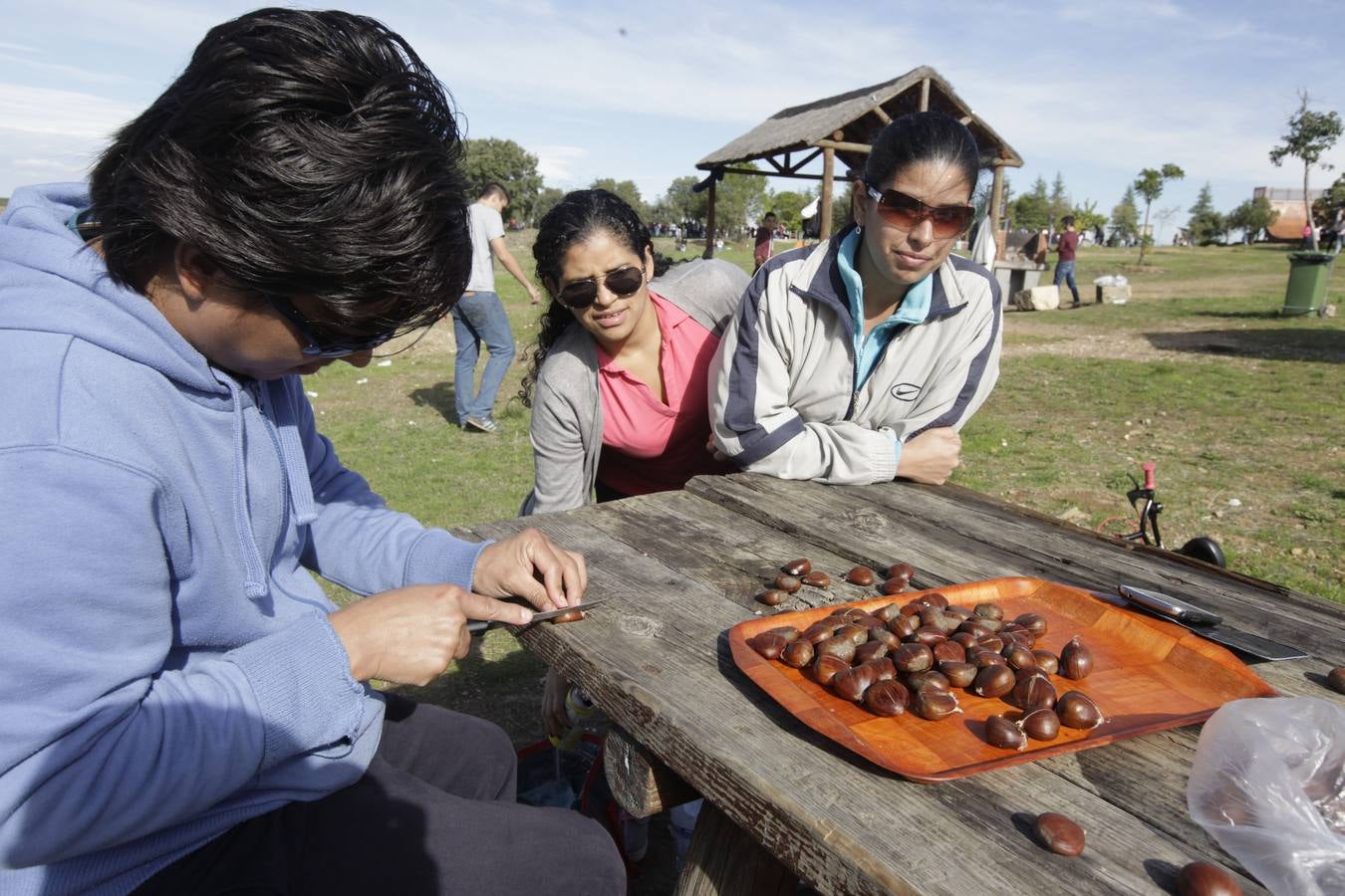 Celebración del 'día de las castañas' en Cáceres