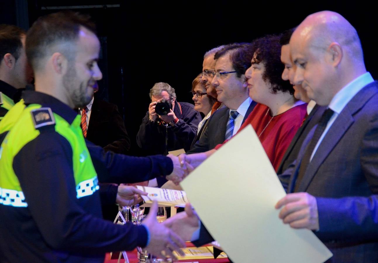 Acto oficial de la entrega de despachos de los nuevos policías locales