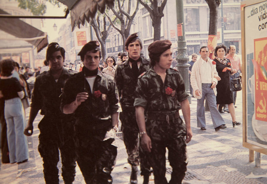 Muestra dedicada la Revolución de los Claveles