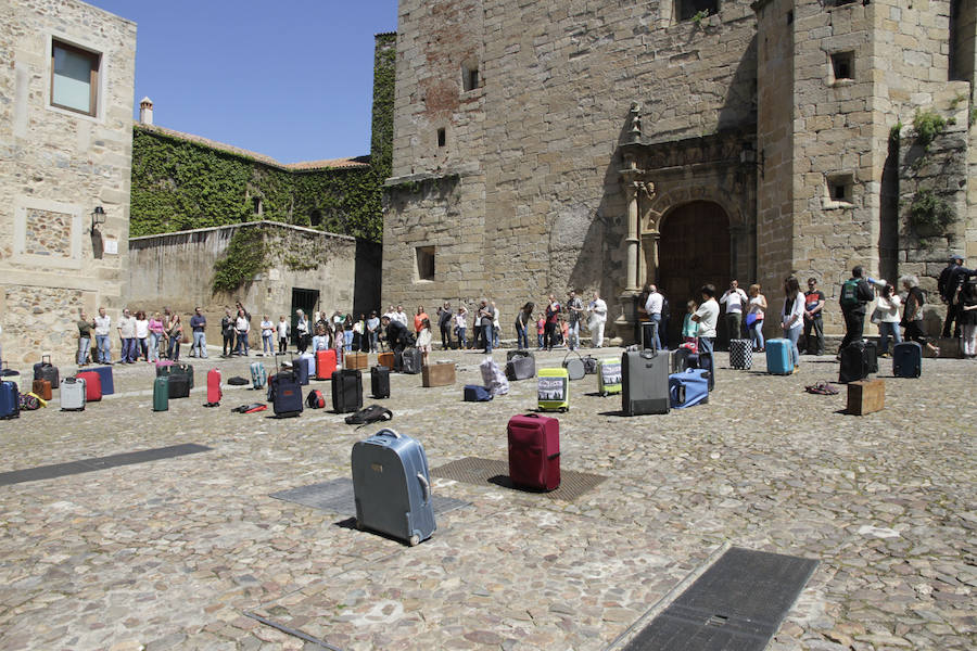 Performance 'Maletas' desde Santa Clara