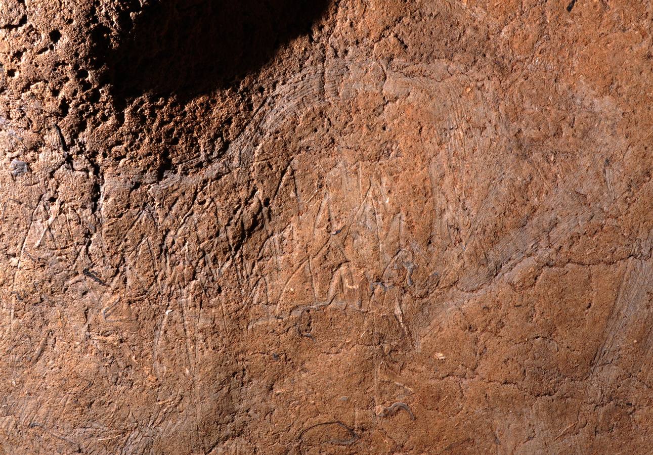 Histórico hallazgo en la cueva de Atxurra, en Berriatua