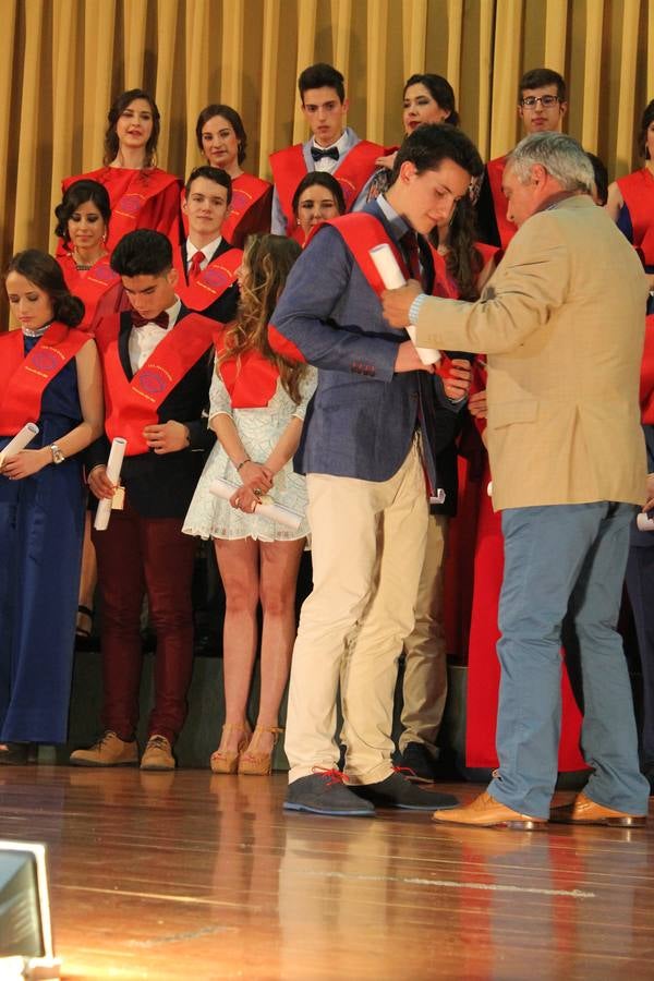 Acto de graduación de los alumnos del I.E.S. Maestro Juan Calero. Promoción 2015-2016 (III PARTE)