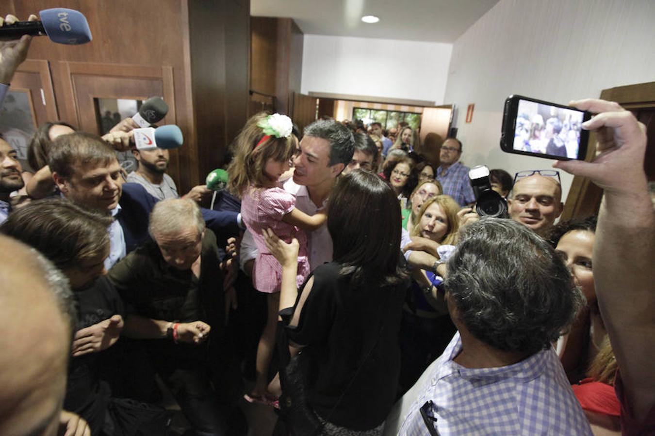 Acto de campaña de Pedro Sánchez en Cáceres