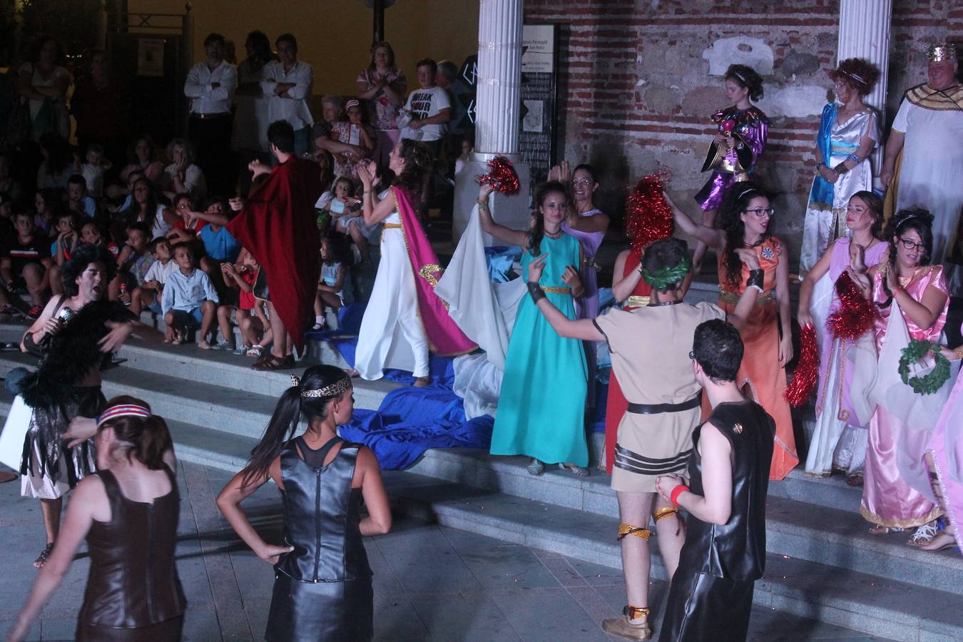 EL 'HÉRCULES' CALLEJERO DE CANDILEJAS TEATRO