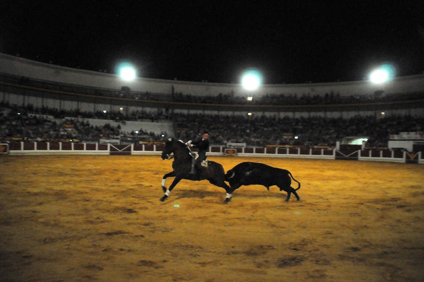 Festival de orejas a media luz en Mérida