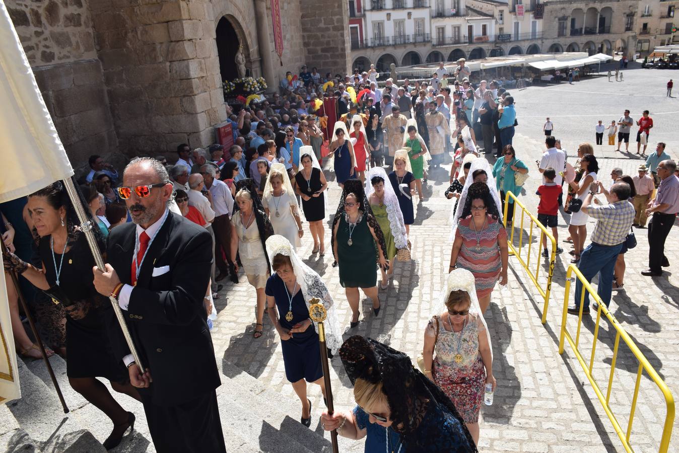 Subida de la Patrona al castillo