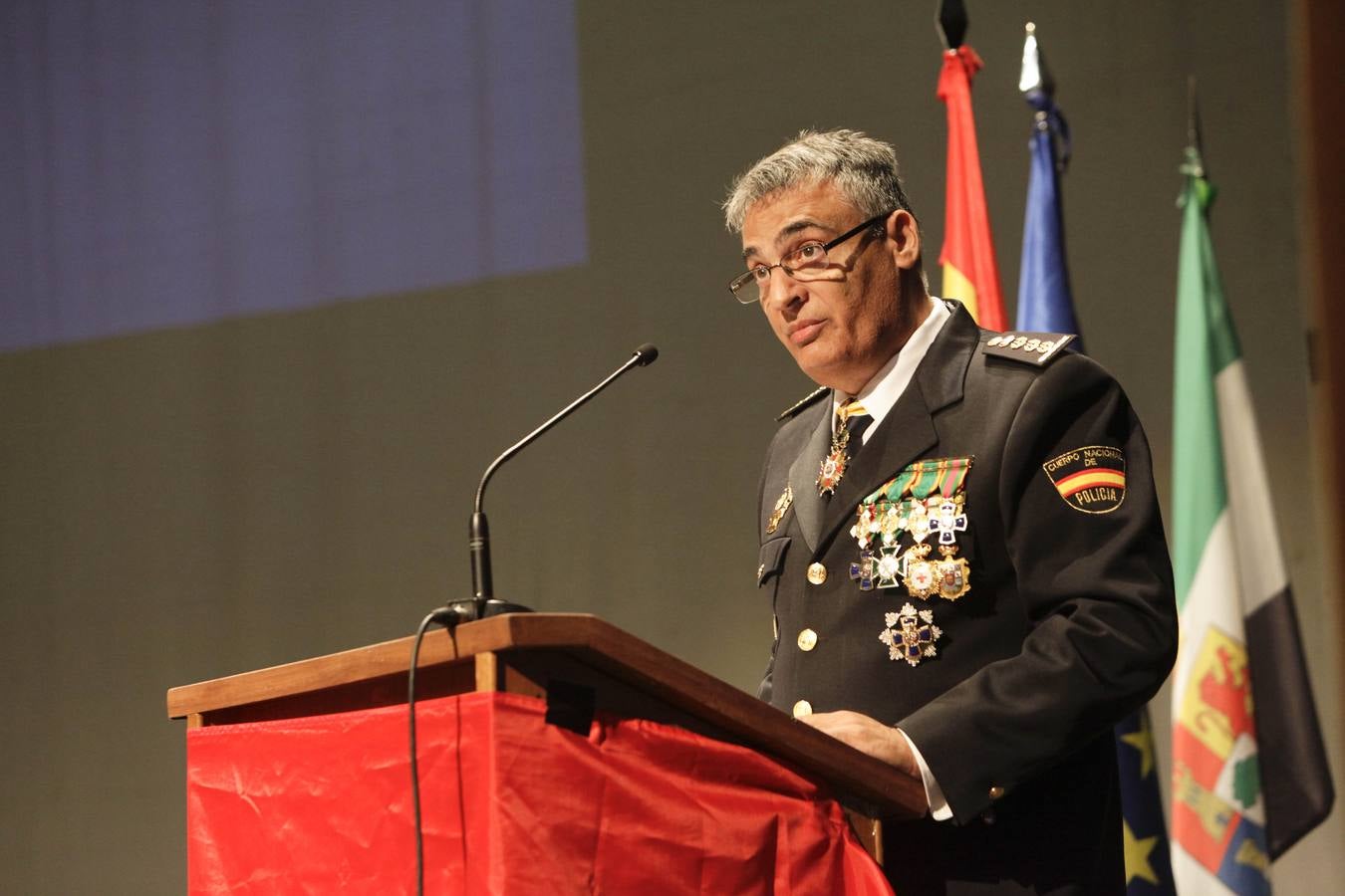 Acto de la festividad de los patronos de la Policía Nacional cacereña