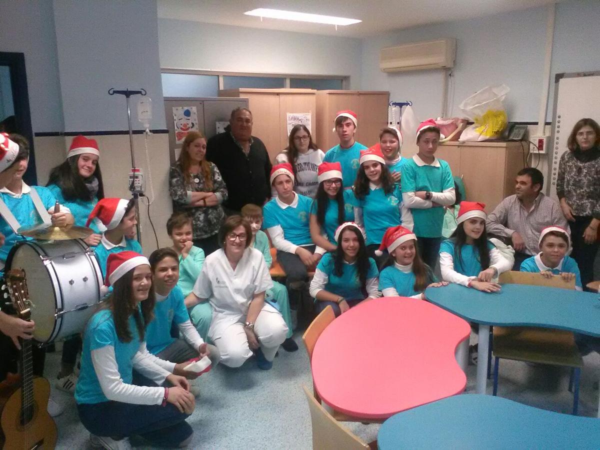 Visita a los Hospitales de la murga "Los Nuevitos Flama"
