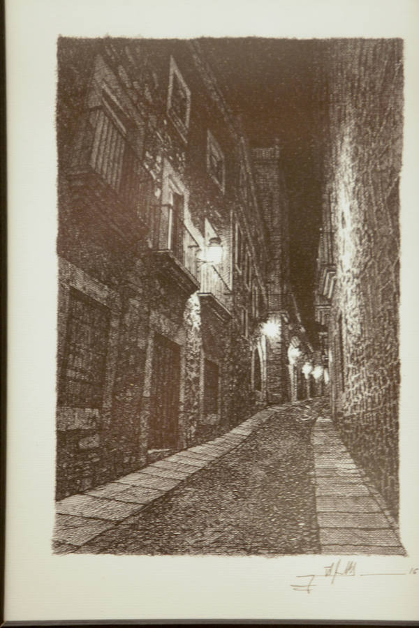 Juan Antonio Pulido presenta en una exposición las 'Luces en la noche' de Cáceres