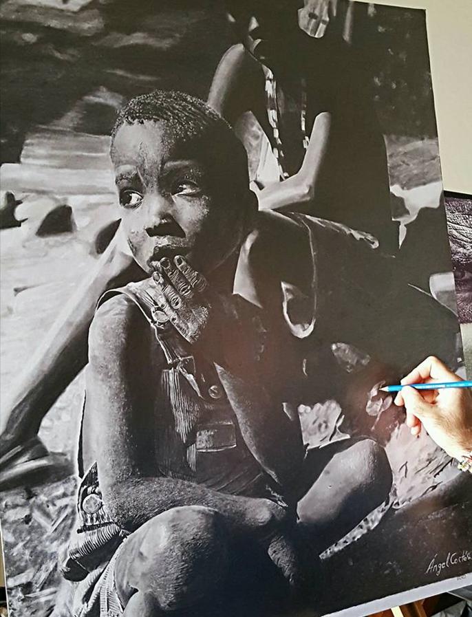 Los cacereños arropan a su genial 'fotógrafo del lápiz'