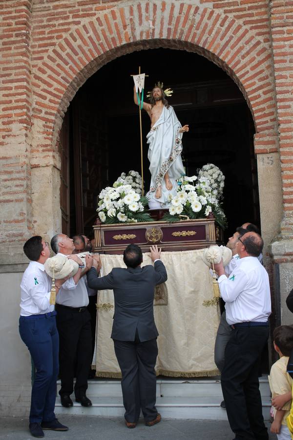 Domingo de Resurrección: procesión del Resucitado y la Virgen de los Milagros y Quema de Judas