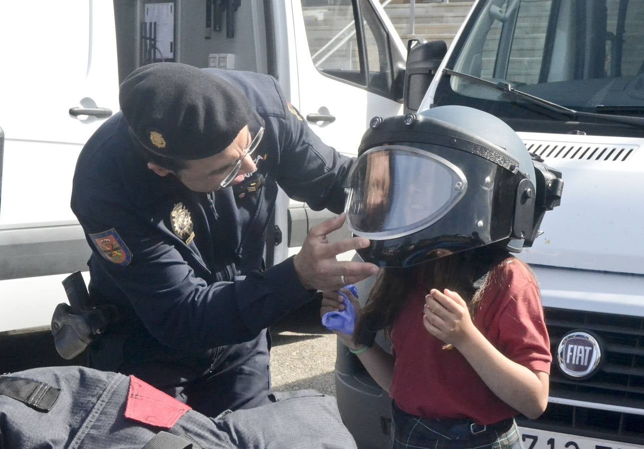 Exhibición de la Policía Nacional y Guardia Civil